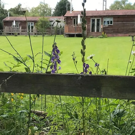 Leverets - Squirrel Lane Lodges Ludlow Exterior photo