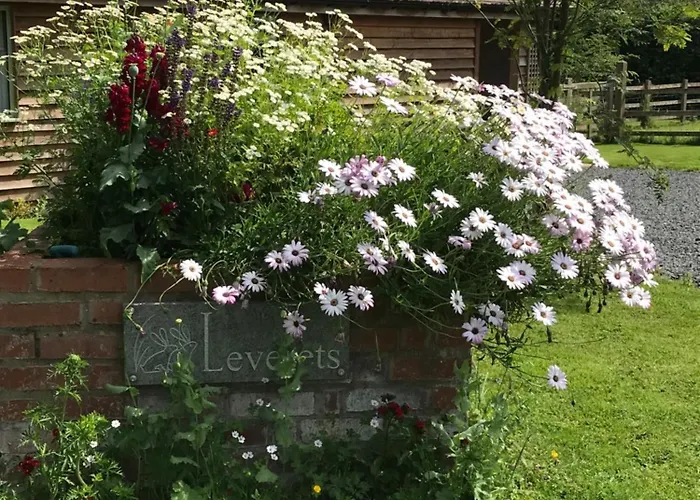 Leverets - Squirrel Lane Lodges Ludlow
